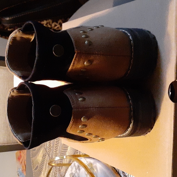 Boots - Picture 5 of 7